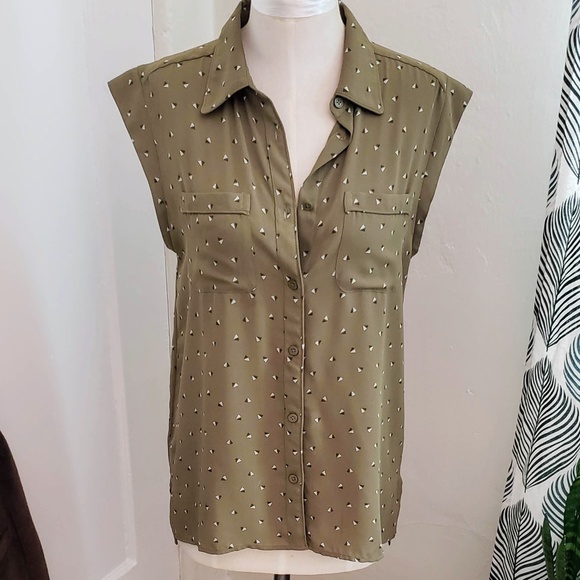 Sleeveless Olive Green Top - Picture 2 of 6